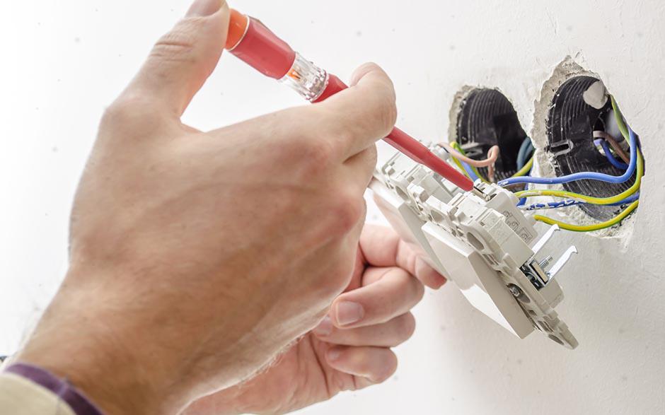 électricien de maintenance Saint-Thibault-des-Vignes