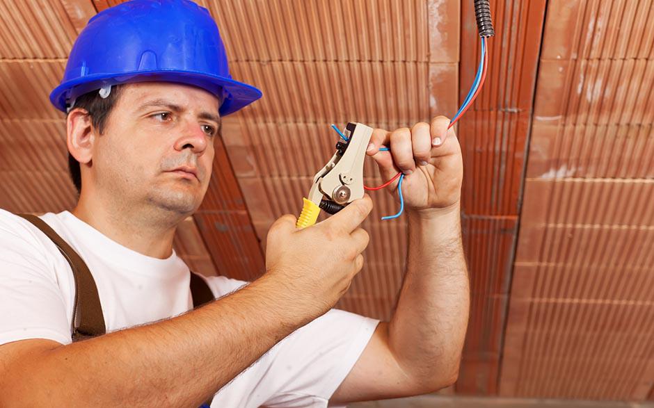 électricien de maintenance Saint-Thibault-des-Vignes