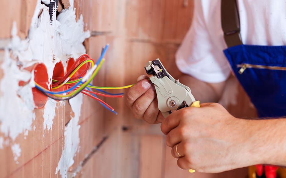 électricien de maintenance Saint-Thibault-des-Vignes